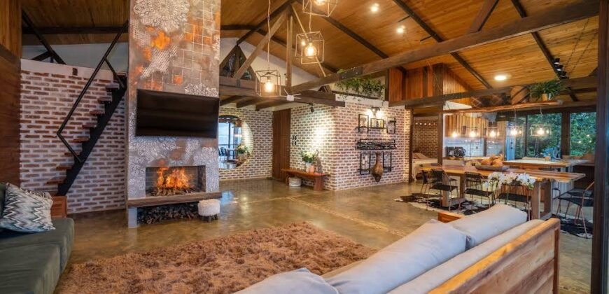 Alojamiento – La Montaña Secreta