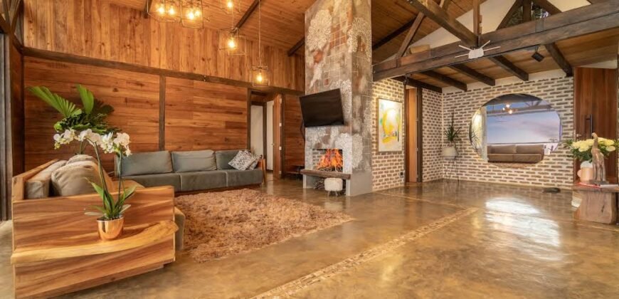 Alojamiento – La Montaña Secreta